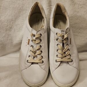 Ecco Women's Cream Leather Sneakers